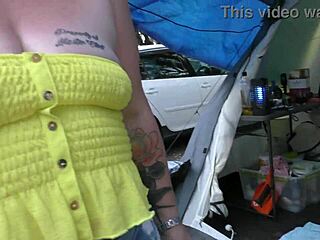 Jaj! Szemét Kiwi MILF Villant a Nyaralóparkban! 😱