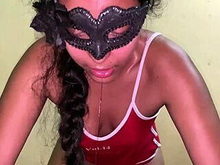 Estiramiento Previo Before Running - Submissive Brunette Stretched in Homemade Clip