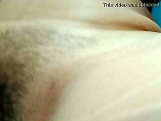 Vecina Caliente Shows Off Her Irresistible Charm in Amateur Clip