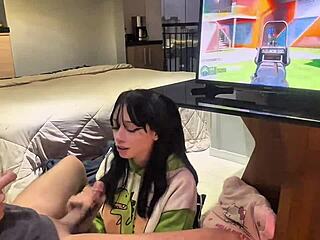 Amberzinha Gives Perfect Blowjob While Gaming Call of Duty 3