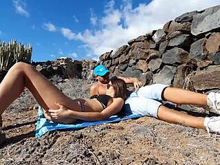 Risikabel ferie sex med brunette teen 18+ amatør Yoya Grey