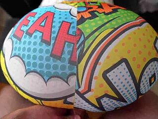 จับลูกเลี้ยงสาวช่วยตัวเอง เย็ดดิบทะลุเลกกิ้งตูดโต