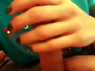 does she swallow the cum deep throat?