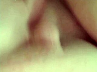 watch this bbw masturbate with dildos?