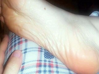 Nicoletta's Bare Feet Destroyed After Long Day of Walking