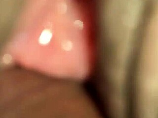 Uživanje u bogatoj creampie sceni sa spermom i intenzivnom akcijom