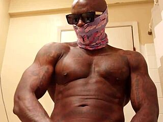 Hallelujah Johnson Worships Huge BBC in Fetish Domination Scene