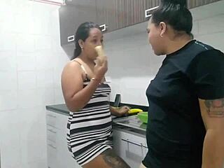 uy, that colombian cucumber looks tasty, wanna share mutual play?