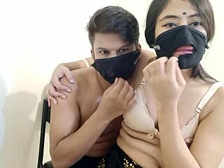 Sexy husmor Maruf og Shomana boret av naturlig kuk i hjemmelaget klipp