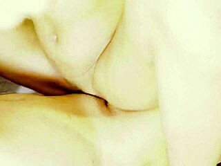 Uttaran20, leikitään sun siemensyöksyllä tässä märässä kolmikko-seikkailussa