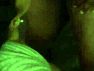 남자랑 오럴 빨아대는 레즈비언들