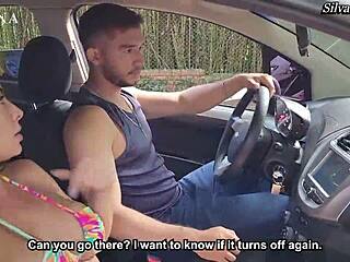 Silvanalee Goda Budak Tak Berpengalaman untuk Fun Luar di Tempat Dia