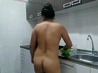 uy, that colombian cucumber looks tasty, wanna share mutual play?