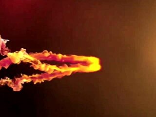 Πήγα να δω ένα μασάζ και κατέληξα να γαμάω την εργαζόμενη εκεί.