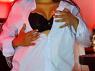 I PLAY with my TIGHT PUSSY, watch me penetrate with dildo - Bluee Official