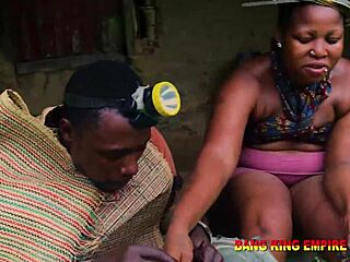 แม่เลี้ยงโชว์ตัวเปลือย โดนเย็ดหีฉ่ำหลังล่าไรขน