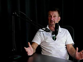 he entered porn through his daughter's invitation, always admired andressa urach, and about the controversies - carlos urach in sheer red