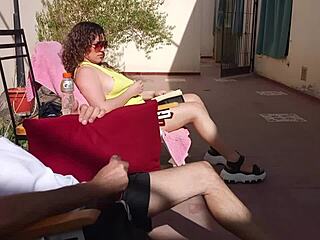 Reaksi adik ipar saya yang panas apabila saya kelip seluar dalamnya