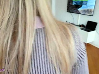 Irmã de criação compartilha buceta apertada depois de bater o carro em encontro proibido