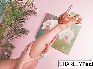 miss chase takes a break between massage clients and indulges in solo masturbation with her nude body