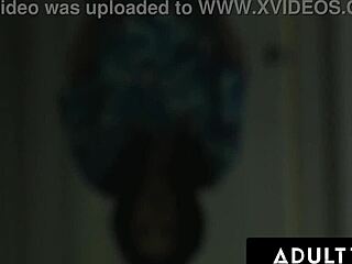 임신 케이시 칼버트가 남친이 리나 러빙스랑 섹스하는 걸 잡다