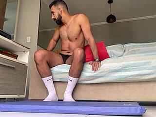 Dan Sanches Live Streaming His Daily Fitness Routine