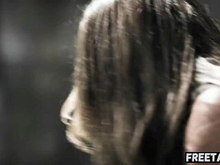 WATCH THIS FREE USE WIFE GET SPITROASTED BY MONSTER COCKS IN GROUP CREAMPIE!