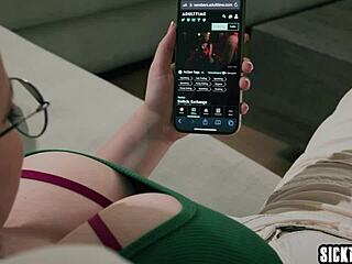 MILF con tetas grandes Codi Vore pillada mojada por el pervertido Tommy Pistol