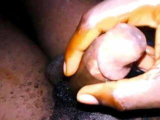 Une super petite 18+ princesse se fait baiser par romulus