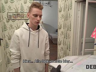 Русская шопоголичка трахается на глазах у мужа!