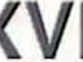 Jenny Pretinha se da anal con tres tíos en orgía hardcore.