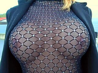 soraya coquine explores big tits fantasy