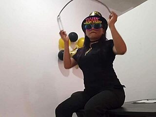 사무실 심심해서 걸레처럼 흥분 엉덩이 플러그 삽입