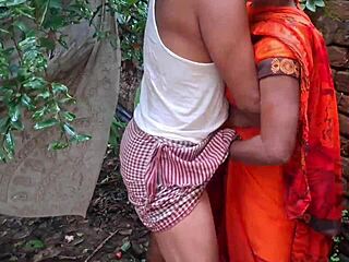 Naida mua kuin koulutyttöä! Kollegiokimppa pyytää suullista.