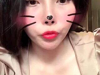 Cewek tangan putih masturbasi live di bigo!