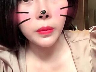 Cewek tangan putih masturbasi live di bigo!