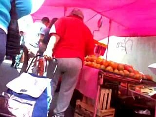 big milf ass in jeans on the street 😏