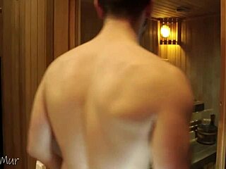 Kurvet hottie knepper fremmed i offentlig sauna!