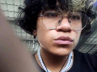 homemade fitness video with Maluma moaning in front 😊