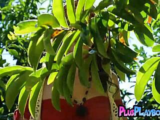 pantat sempurna remaja semulajadi 18+ Elena Generi pose telanjang dengan buntut gelembung menakjubkan