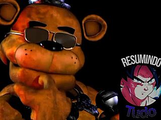 Семья в странных костюмах с большими жопами