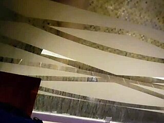 Mangsa baru basuh bontot ketat dia untuk aku