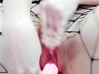 Branquinha pleasures herself with detailed masturbation techniques