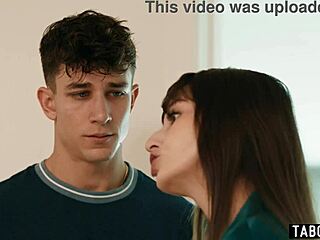 Velké kozy MILF Lexi Luna šuká nevlastního syna u manžela