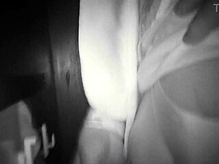 글로리 홀 도전 - 캐빈에서 들어오라고 애걸하고 나를 받아!