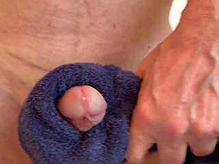 I's masturbatin' to orgasm in my room, close-up view