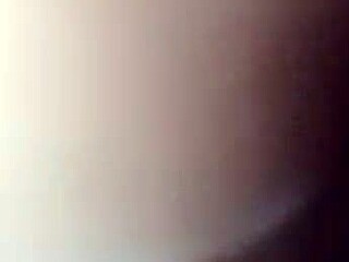 Memek ketat remaja 18+ diregang dengan mainan dan dildo, ketat sampai sakit