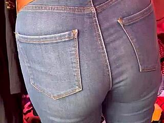 dude, check this culona strutting in tight jeans at the mexico tianguis! 👀