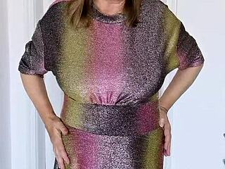 Abuela muestra cómo manejar una follada rápida de tetas y mamada