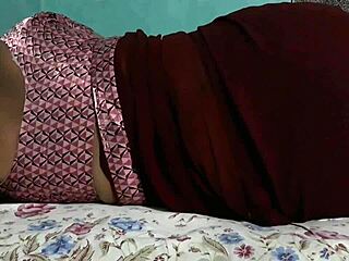 i can't resist sanjana aunty's ass in maroon saree as housewife